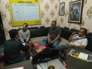 Pelaku Penusukan Kades Ulak Segelung Diserahkan Pihak Keluarga ke Polisi Guna proses hukum