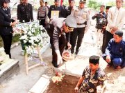 Kapolres Banyuasin Pimpin Upacara Pemakaman Aipda Darmawan Beri Penghormatan Terakhir