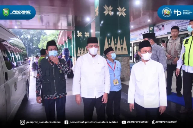 Palembang – Sekretaris Daerah (Sekda) Provinsi Sumatera Selatan, Drs H Edward Candra, MH menyam