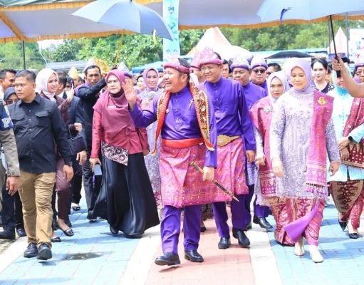 Buka Bazar UMKM, Herman Deru Ajak OKU Timur Perkuat Inovasi dan Solidaritas