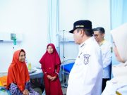 Bupati Sempatkan Cek Tensi dan Gula Darah di Sela Kunjungan Kerja