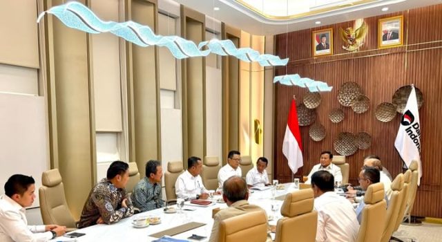 Presiden Gelar Ratas Terbatas Akselerasi Program Strategis Nasional Usai Lawatan Eropa