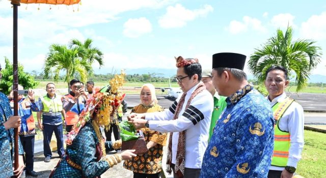 Walikota Pagar Alam Sambut Kedatangan Wamen Perindustrian