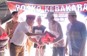 Wawako Palembang Serakan Bantuan kepada Warga Terkena Musibah Kebakaran