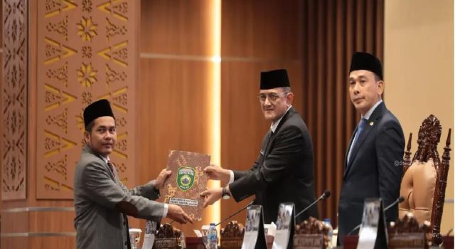Sekda Sumsel Hadiri Rapat Paripurna DPRD, Bahas Pandangan Umum Fraksi atas Pertanggungjawaban APBD 2025