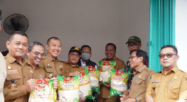 Gelar Pasar Murah, Pemkab OKI Intervensi Harga Sembako Jelang Idul Adha